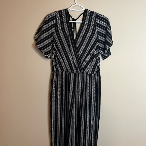 Xhilaration Black & White Striped Wide Leg Jumpsuit Size - Size Large - Picture 2 of 4